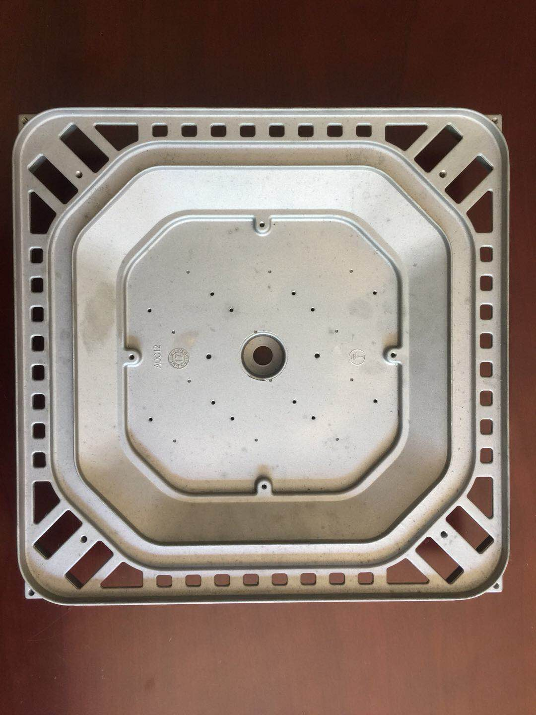 精密铸造+表面涂装+CNC 加工