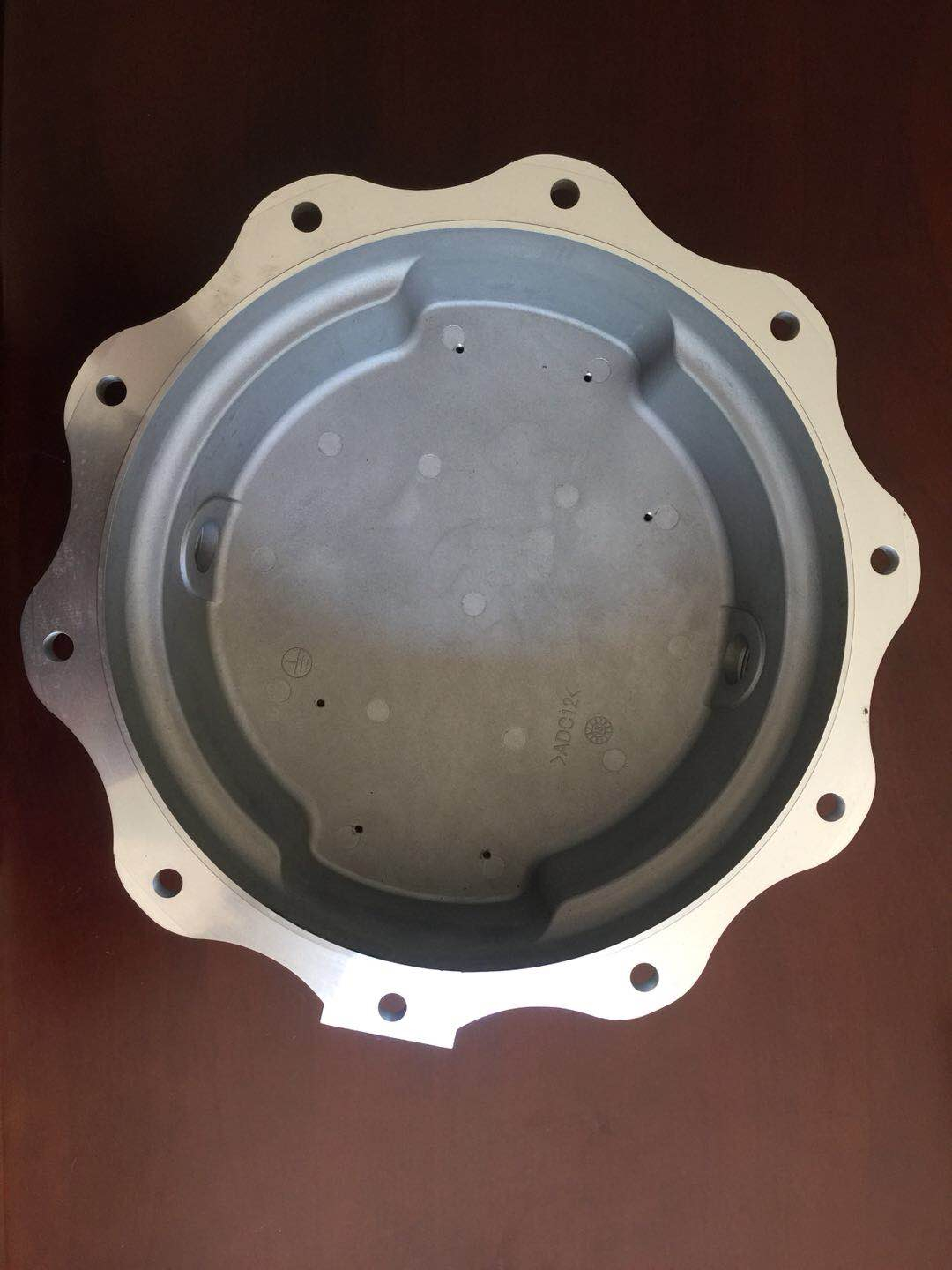 精密铸造+表面涂装+CNC 加工